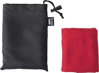 Červený ručník 79x30cm v černém obalu, vyrobeno z RPET - ručníky s potiskem